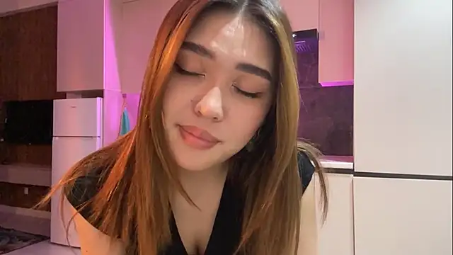 GennaTorros online show from April 19, 5:58 pm