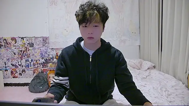 Cream-001 online show from April 18, 7:11 am