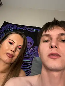 kittieSquad online show from June 6, 6:13 pm