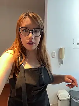 Snapshot of AliceMtz chatting on April 27, 7:01 pm AliceMtz online show from April 27, 7:01 pm