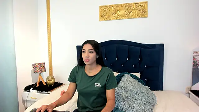 Snapshot of AmberKayleigh chatting on April 21, 1:17 pm AmberKayleigh online show from April 21, 1:17 pm