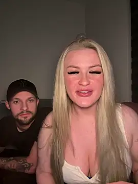 SexyCouple1910 online show from May 2, 7:41 pm