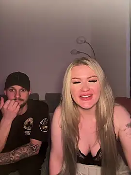 SexyCouple1910 online show from April 22, 6:25 pm