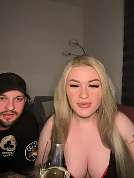 SexyCouple1910 online show from April 20, 6:20 pm