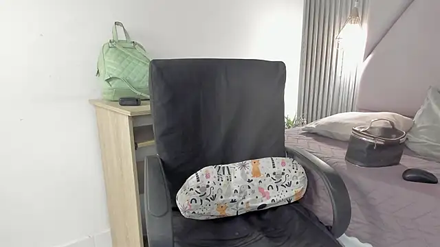 lolabunnysc online show from May 21, 1:52 pm
