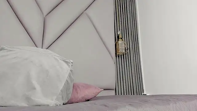 lolabunnysc online show from May 14, 1:52 pm