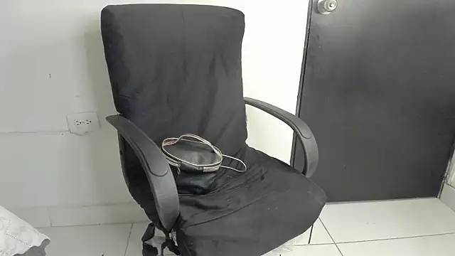 lolabunnysc online show from May 27, 12:12 pm
