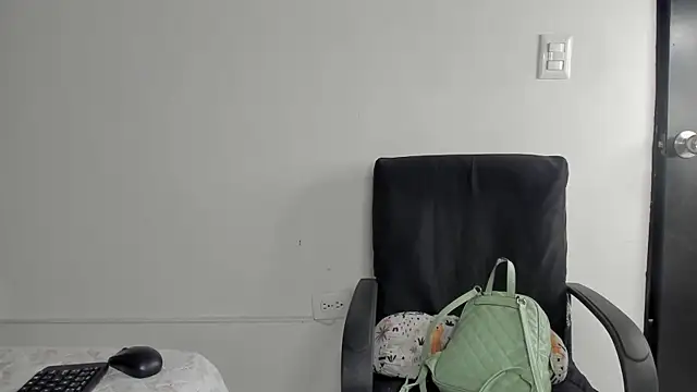 lolabunnysc online show from May 15, 12:03 pm