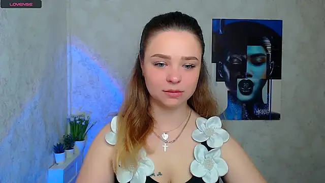 Snapshot of NicoleAura chatting on May 12, 6:32 am NicoleAura online show from May 12, 6:32 am