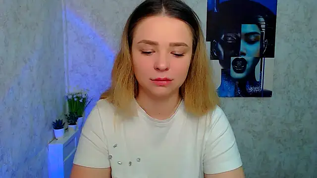 Snapshot of NicoleAura chatting on May 13, 6:31 am NicoleAura online show from May 13, 6:31 am