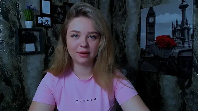 Snapshot of NicoleAura chatting on June 2, 7:30 am NicoleAura online show from June 2, 7:30 am
