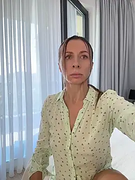 Snapshot of Mira_Luna chatting on July 19, 7:28 am Mira Luna online show from July 19, 7:28 am