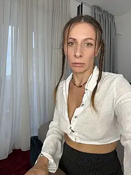 Snapshot of Mira_Luna chatting on July 3, 5:52 pm Mira Luna online show from July 3, 5:52 pm