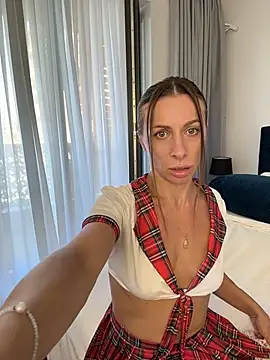Snapshot of Mira_Luna chatting on July 13, 4:17 pm Mira Luna online show from July 13, 4:17 pm