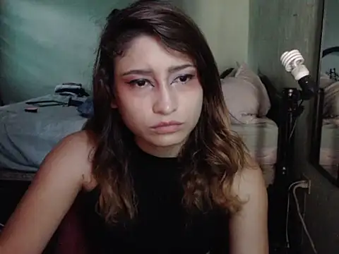 Snapshot of AnnieLorin chatting on July 10, 9:15 pm AnnieLorin online show from July 10, 9:15 pm