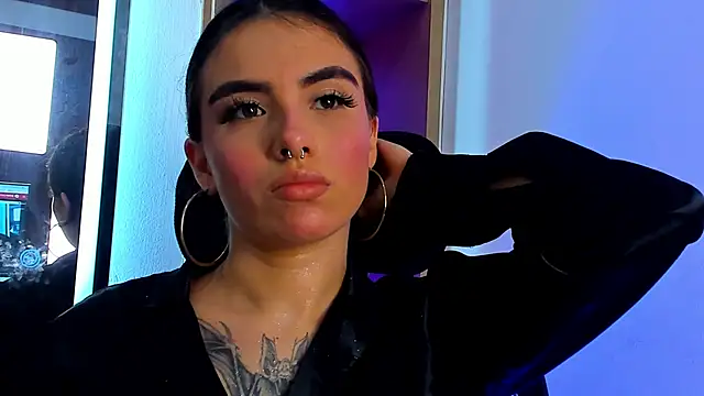 Snapshot of isabella_hv chatting on June 11, 12:32 am isabella hv online show from June 11, 12:32 am