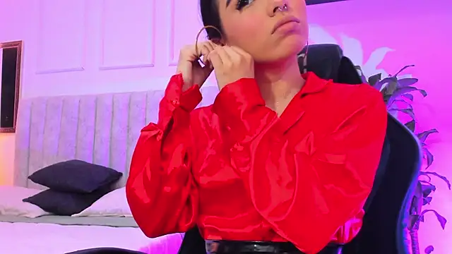 Snapshot of isabella_hv chatting on June 9, 6:53 pm isabella hv online show from June 9, 6:53 pm