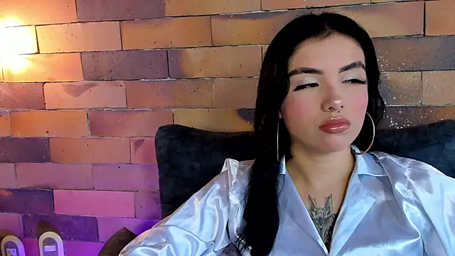 isabella hv online show from April 21, 4:02 pm