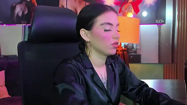 isabella hv online show from June 4, 7:40 pm