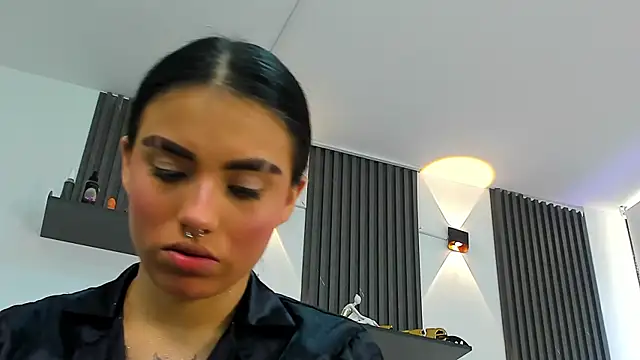 Snapshot of isabella_hv chatting on July 15, 7:43 pm isabella hv online show from July 15, 7:43 pm
