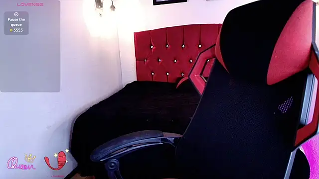aliceinflames online show from May 11, 9:01 pm