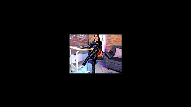 fernanda mp2 online show from June 1, 3:00 pm
