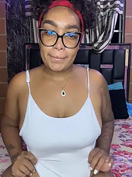  Piel Canela online show from May 2, 1:22 am