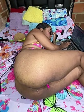  Piel Canela online show from May 25, 3:17 am