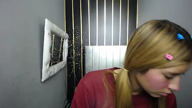 Snapshot of nancy_blonde chatting on April 28, 12:42 pm nancy blonde online show from April 28, 12:42 pm
