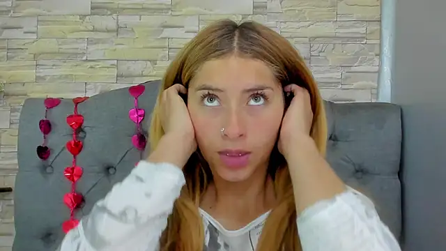 Snapshot of nancy_blonde chatting on May 7, 3:44 am nancy blonde online show from May 7, 3:44 am