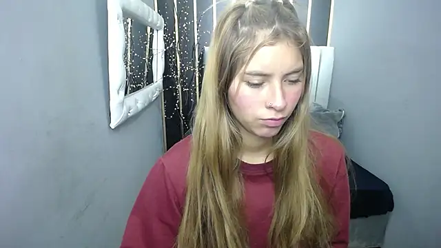 Snapshot of nancy_blonde chatting on April 27, 12:47 pm nancy blonde online show from April 27, 12:47 pm