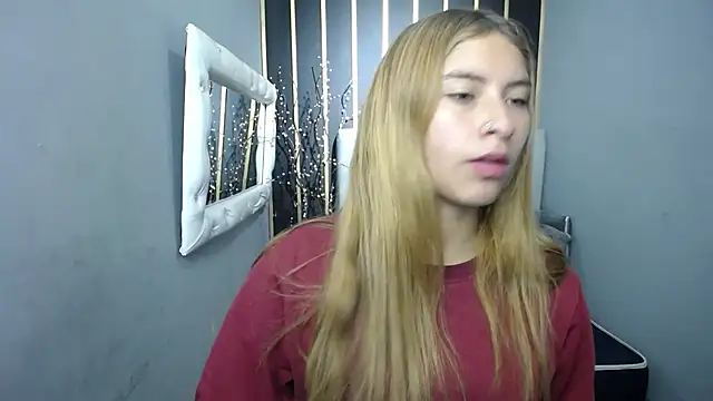 Snapshot of nancy_blonde chatting on May 10, 1:46 pm nancy blonde online show from May 10, 1:46 pm