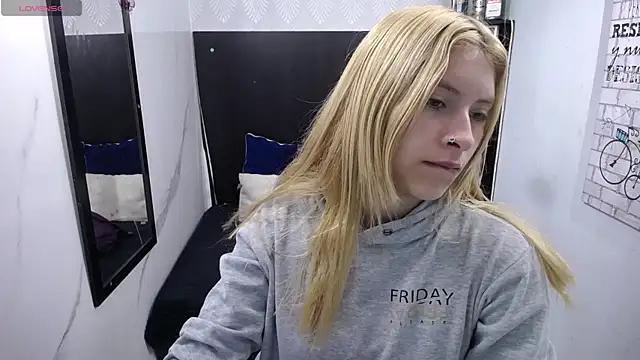 Snapshot of nancy_blonde chatting on July 11, 12:49 pm nancy blonde online show from July 11, 12:49 pm