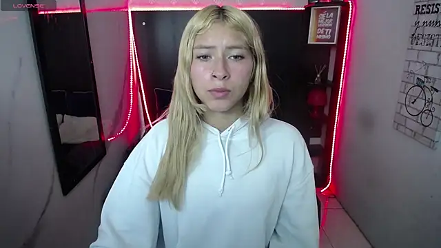 Snapshot of nancy_blonde chatting on July 15, 12:12 pm nancy blonde online show from July 15, 12:12 pm