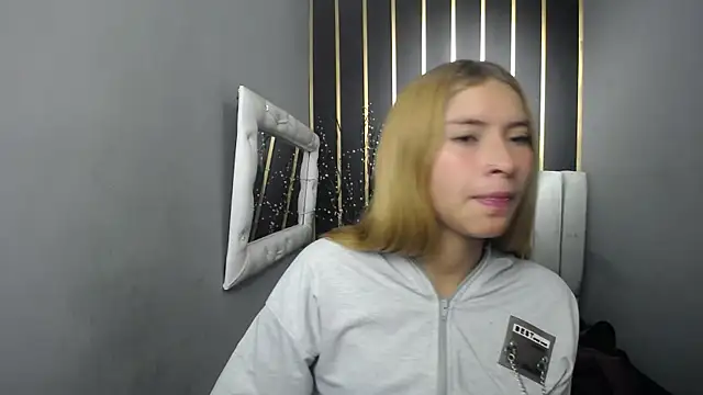 Snapshot of nancy_blonde chatting on May 21, 12:02 pm nancy blonde online show from May 21, 12:02 pm