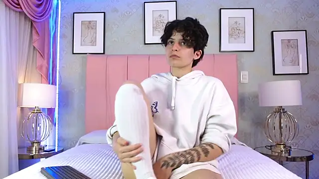 Nate Desire  online show from April 23, 8:10 pm