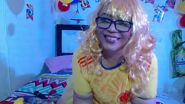 Snapshot of Sweet-Mommy-Milf chatting on June 18, 1:59 am Sweet-Mommy-Milf online show from June 18, 1:59 am