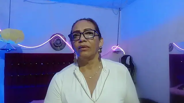 Sweet-Mommy-Milf online show from May 28, 12:51 am