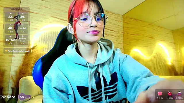 Moon Red r online show from May 9, 1:14 pm