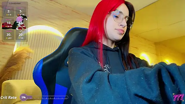 Moon Red r online show from May 31, 1:06 pm