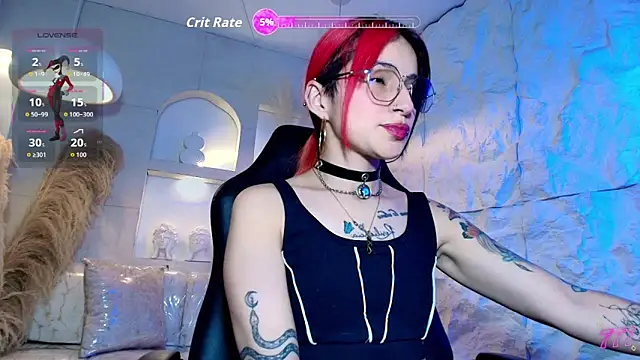 Moon Red r online show from May 1, 8:03 pm