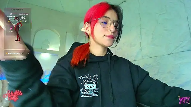 Moon Red r online show from April 21, 7:42 pm