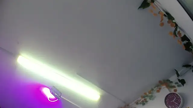 Snapshot of LilaVelvet chatting on May 20, 7:11 pm LilaVelvet online show from May 20, 7:11 pm