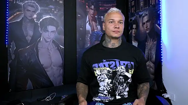Snapshot of damian_becker chatting on June 17, 10:19 pm damian becker online show from June 17, 10:19 pm