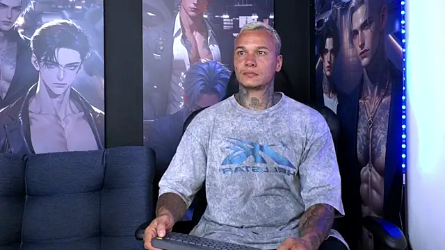 Snapshot of damian_becker chatting on July 8, 11:27 pm damian becker online show from July 8, 11:27 pm