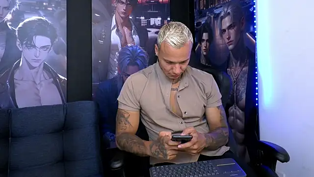 Snapshot of damian_becker chatting on July 9, 11:04 pm damian becker online show from July 9, 11:04 pm
