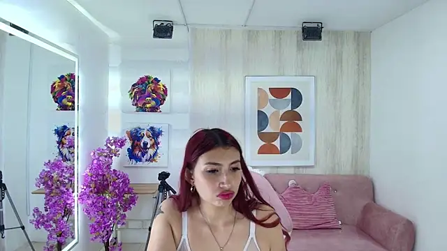 Sofi monroeee online show from May 4, 6:33 pm