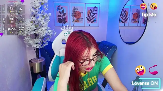 Sofi monroeee online show from June 9, 8:10 pm