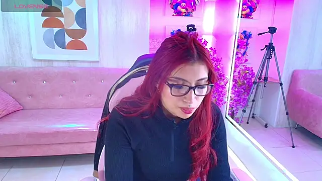 Sofi monroeee online show from May 29, 7:20 pm
