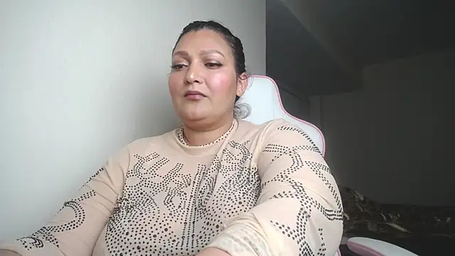 HeyMilani online show from April 17, 10:56 pm